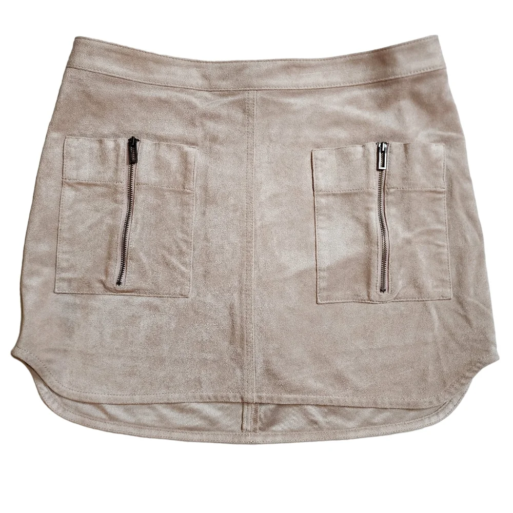 BCBGMAXAZRIA Bare Pink Mini Skirt NWOT Sz Small